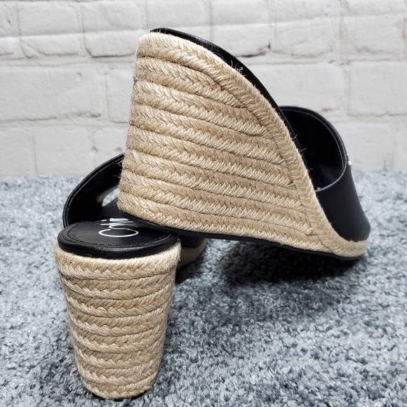 Calvin Klein - Picture 6 of 8